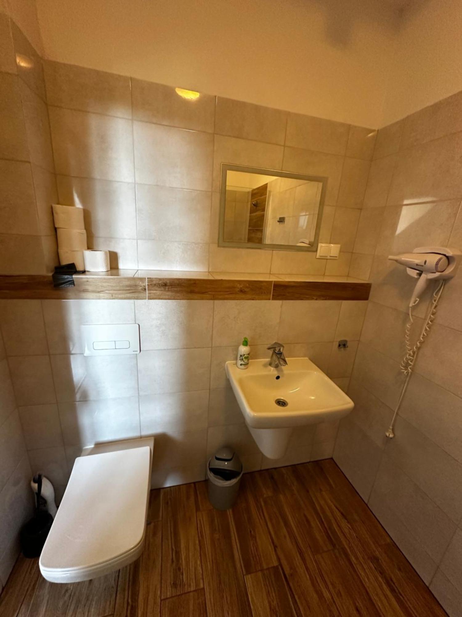 Agroturystyka Pod Grzywaczem Villa Sloszow Exteriör bild
