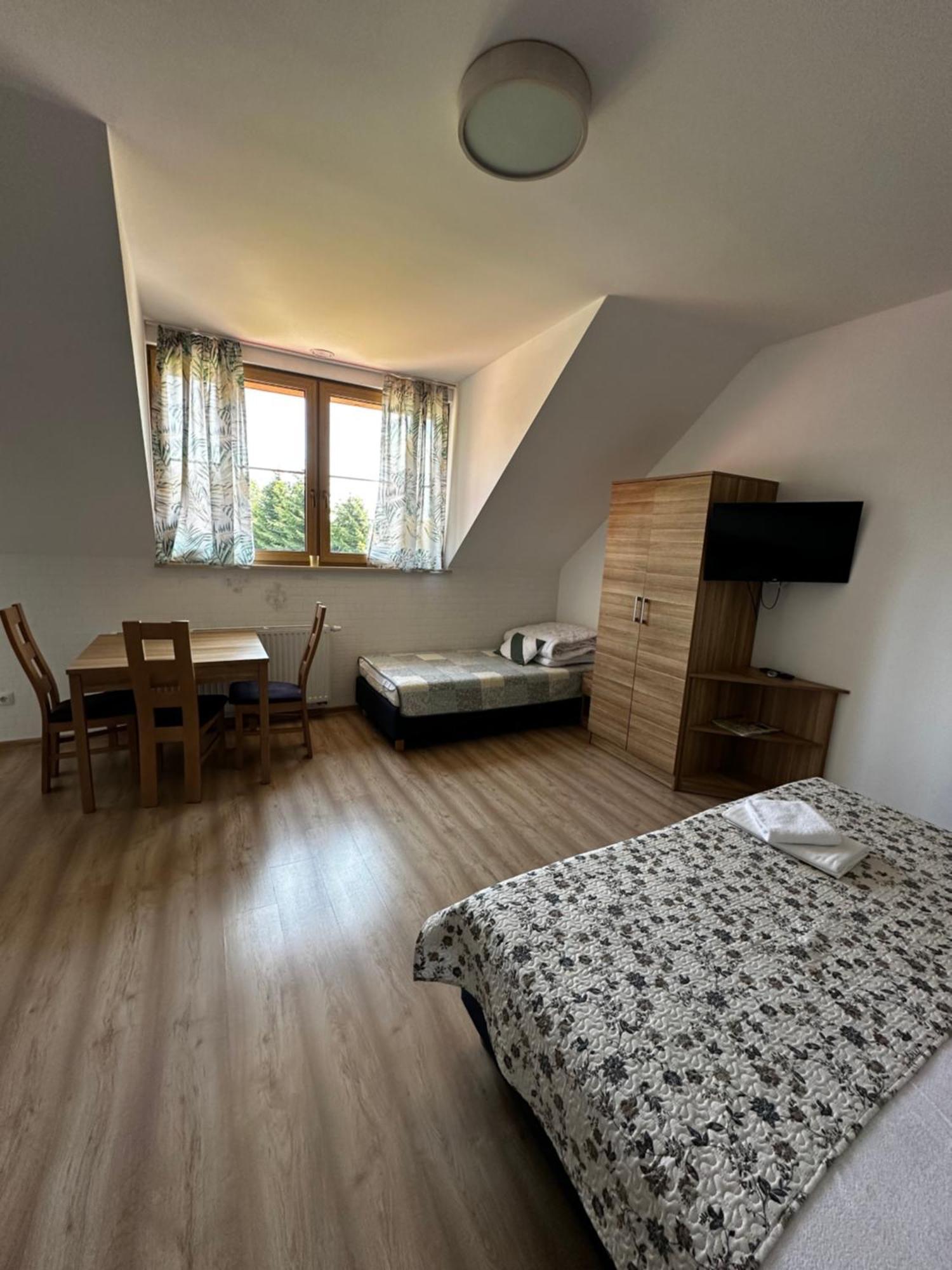 Agroturystyka Pod Grzywaczem Villa Sloszow Exteriör bild