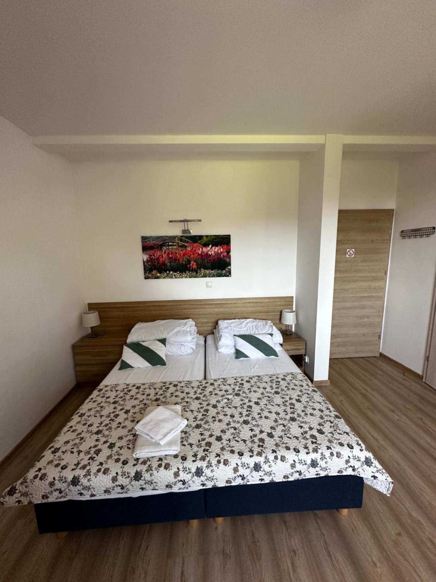 Agroturystyka Pod Grzywaczem Villa Sloszow Exteriör bild